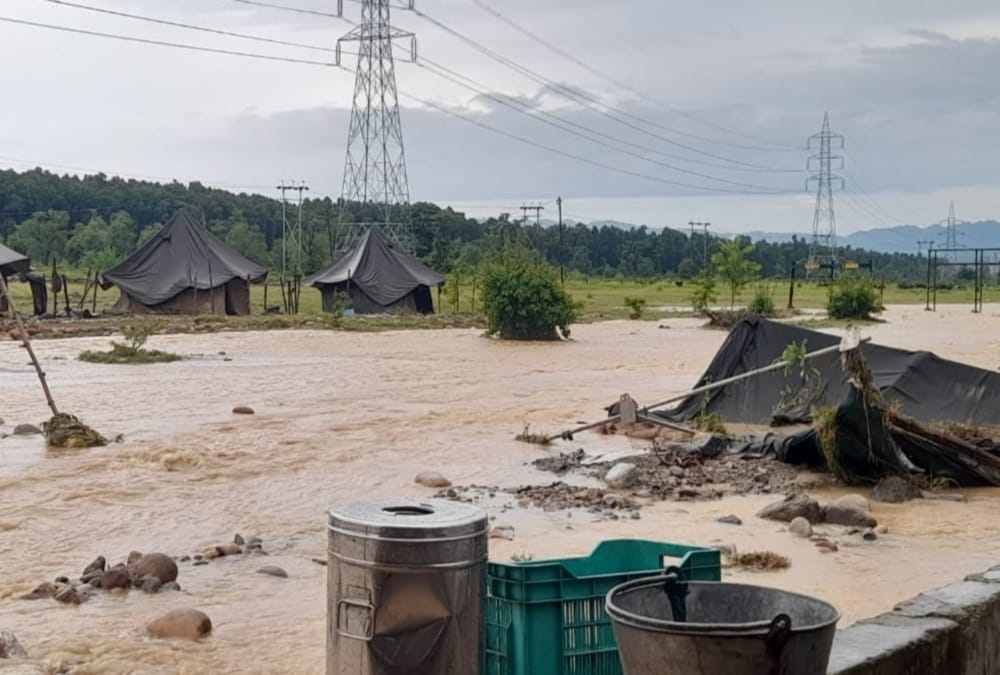 Dehradun Weather News: Heavy rainfall in vikasnagar, see disaster photos