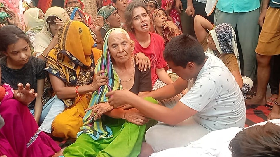 Woman arrested for burning her husband alive in Mathura
