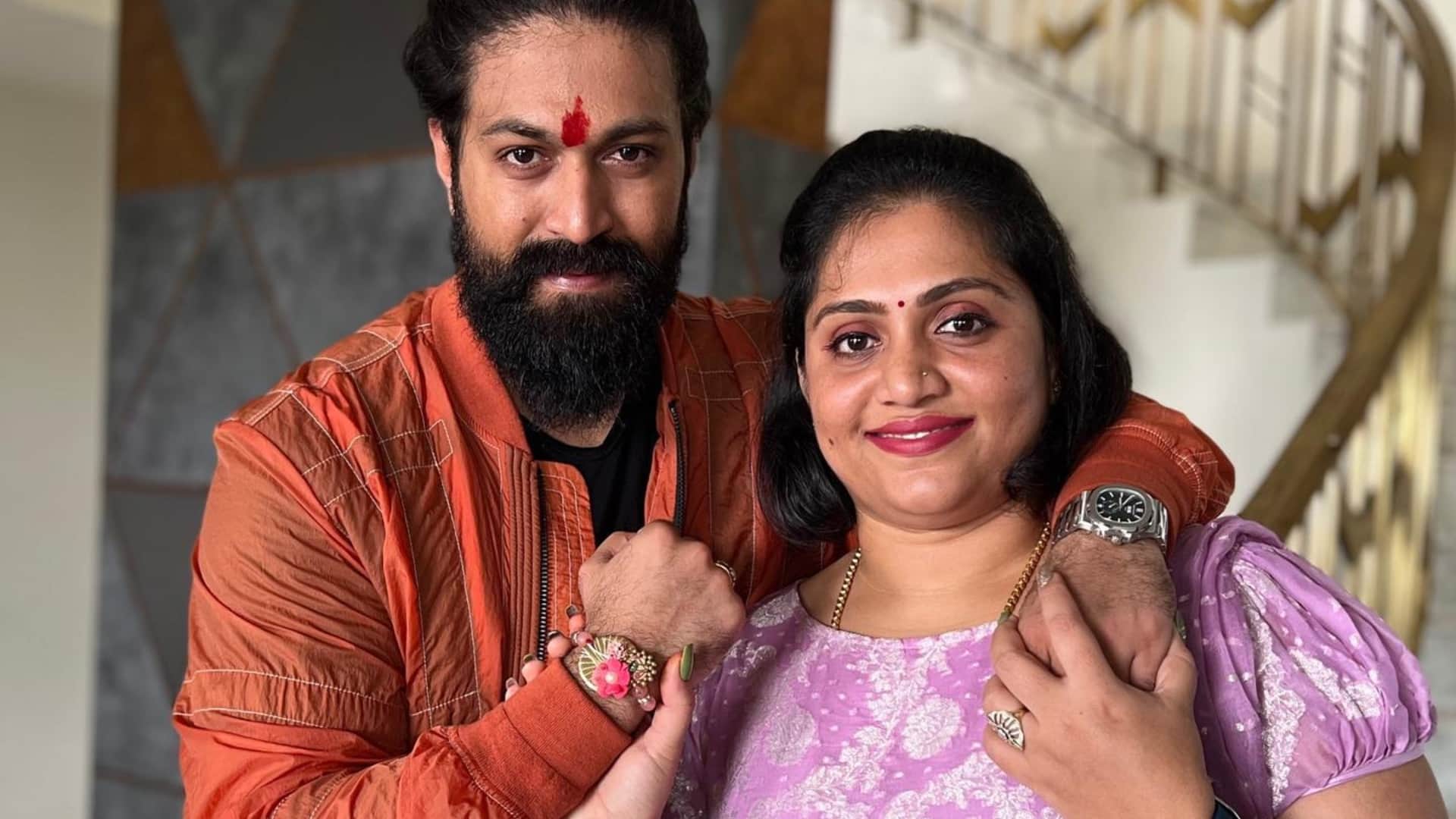 KGF 2 Star Yash celebrated raksha bandhan with sister photos getting viral on internet