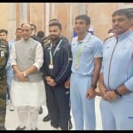 राजनाथ सिंह और बर्मिंघम राष्ट्रमंडल खेलों में हिस्सा लेने वाले एथलीट्स