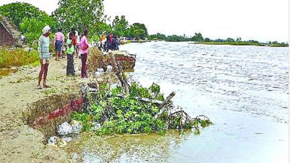Kasganj Flood Affected Villages Will Be Evacuated Due To Ganga Erosion