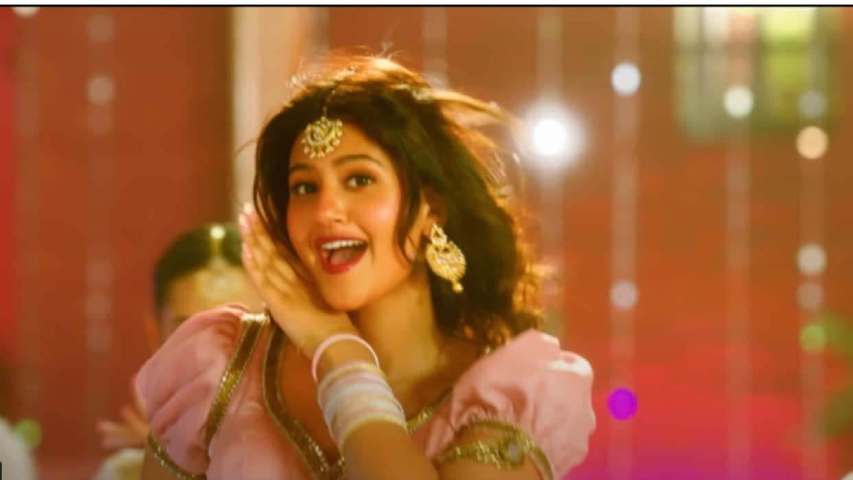 kachcha badam fame anjali arora diljale song bts video viral on social media after mms leak users reaction
