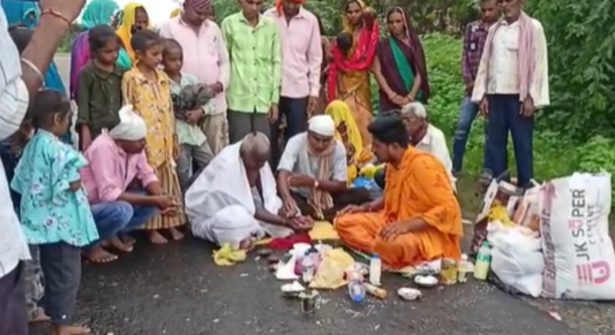 Beneshwar dham turned into an island due to heavy rain for the last four days