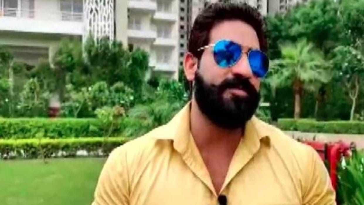 Bobby Kataria Video smoking cigarette in an airplane goes viral