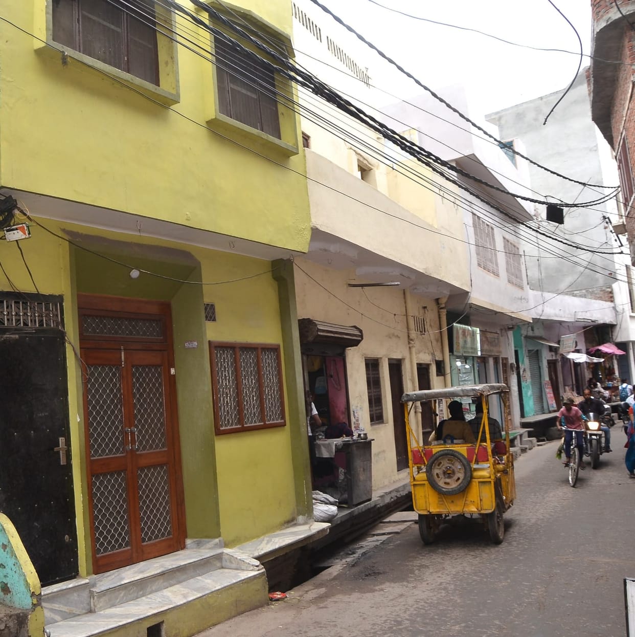 dangling electric wires will become an obstacle in ganesh rath yatra