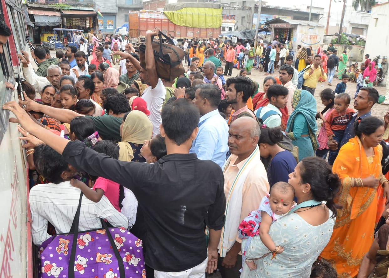 Claim: There was a lot of hustle and bustle to board the air, roadways buses