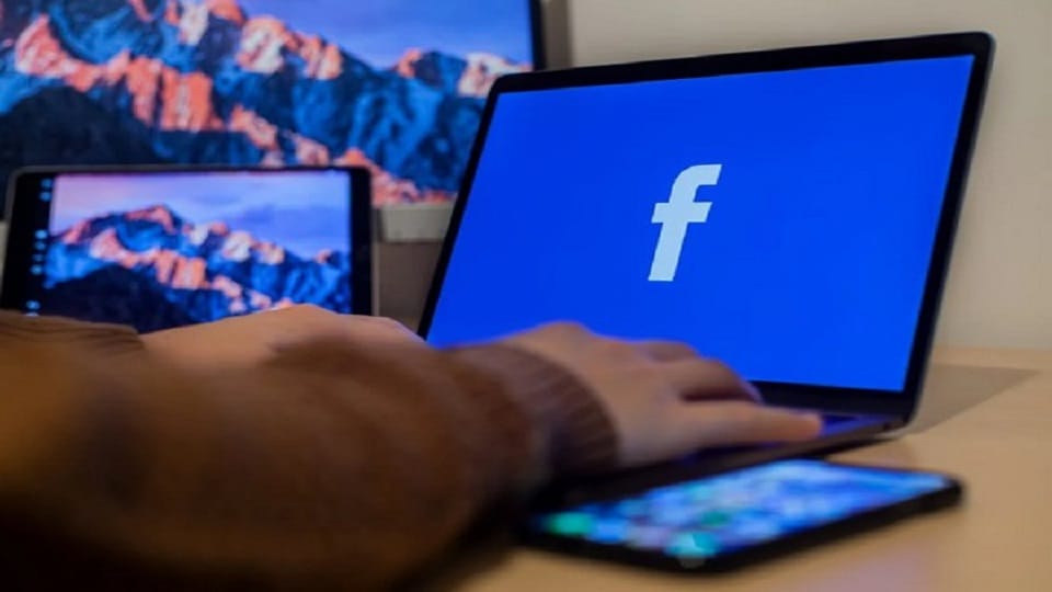 facebook down in India and globe details here