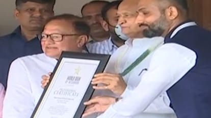 One crore students in Rajasthan created guinness book of record by singing patriotic songs