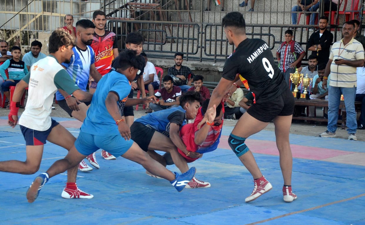 Nalti in Volleyball, Hamirpur team winner in Kabaddi