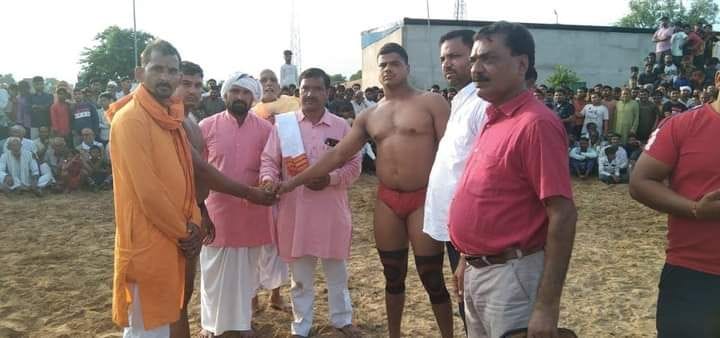 Hathras: Narendra wrestler won wrestling without fighting