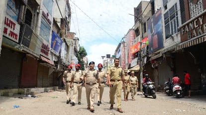 जालंधर में बंद बाजार।