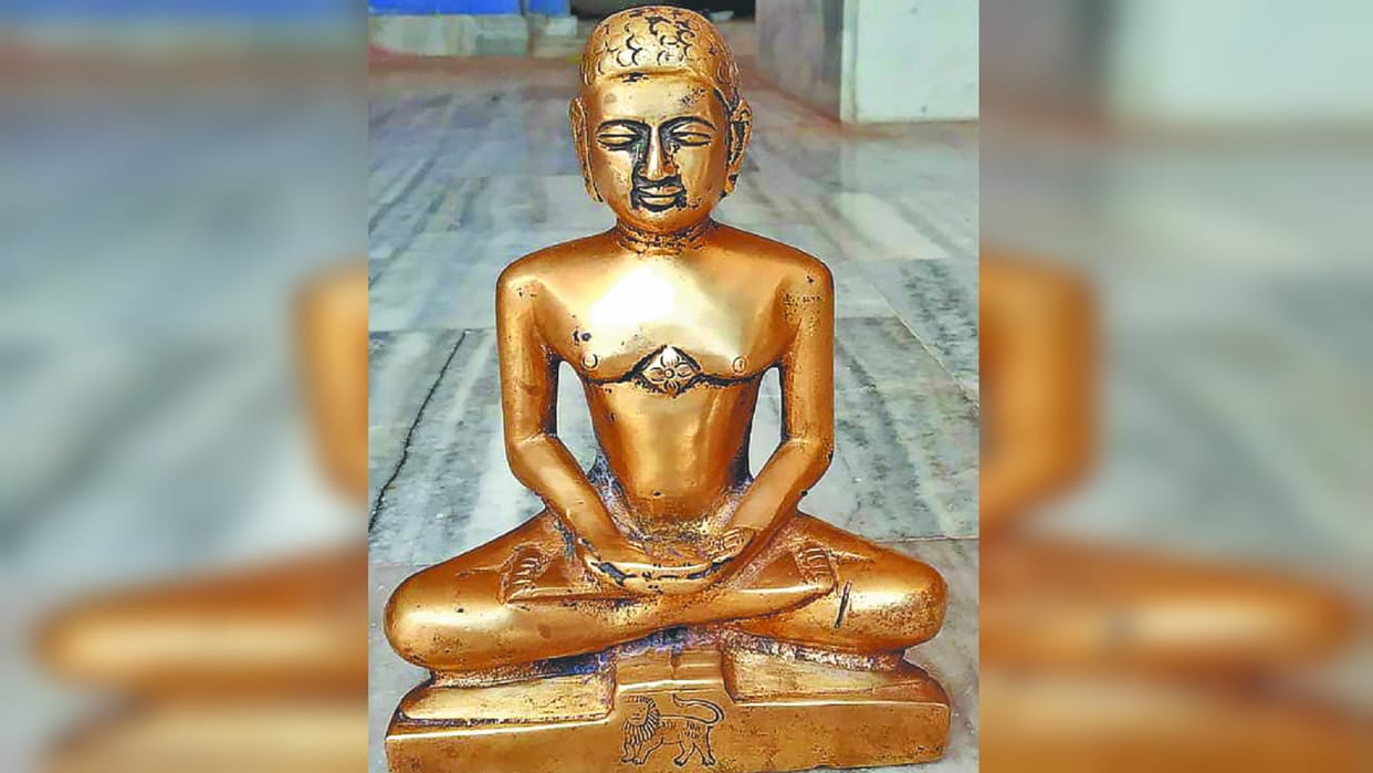 idol of Mahavir found during cleaning of the well