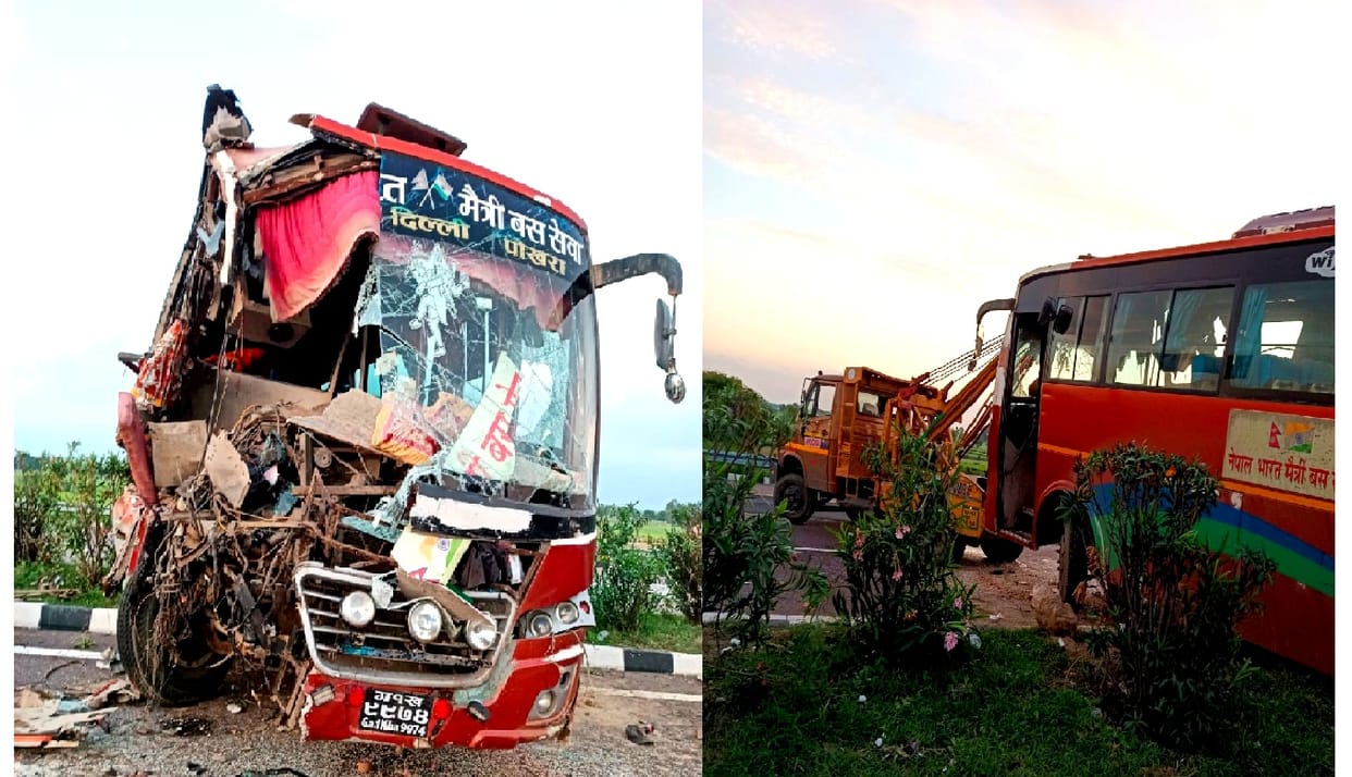 the bus rammed on the divider after colliding with an unknown vehicle in Unnao