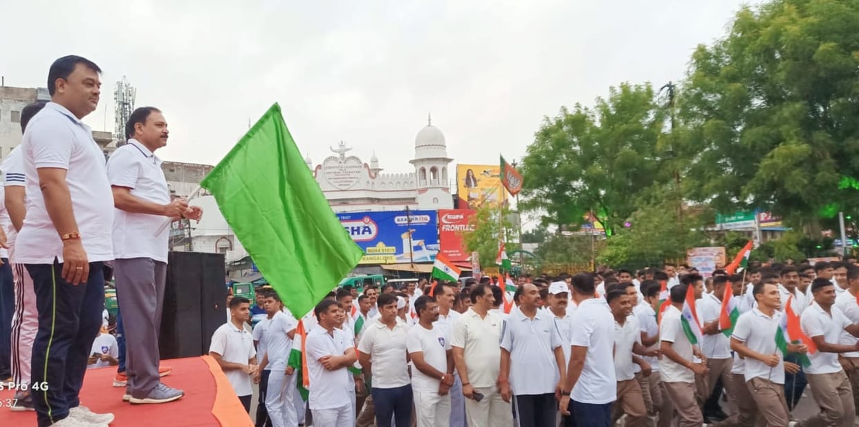 Police took out tiranga yatra in Kanpur, half marathon under Amrit Mahotsav, 2000 policemen participated