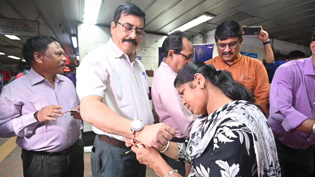 Kolkata: Run for Unity organized by Metro RPF also celebrated Raksha bandhan