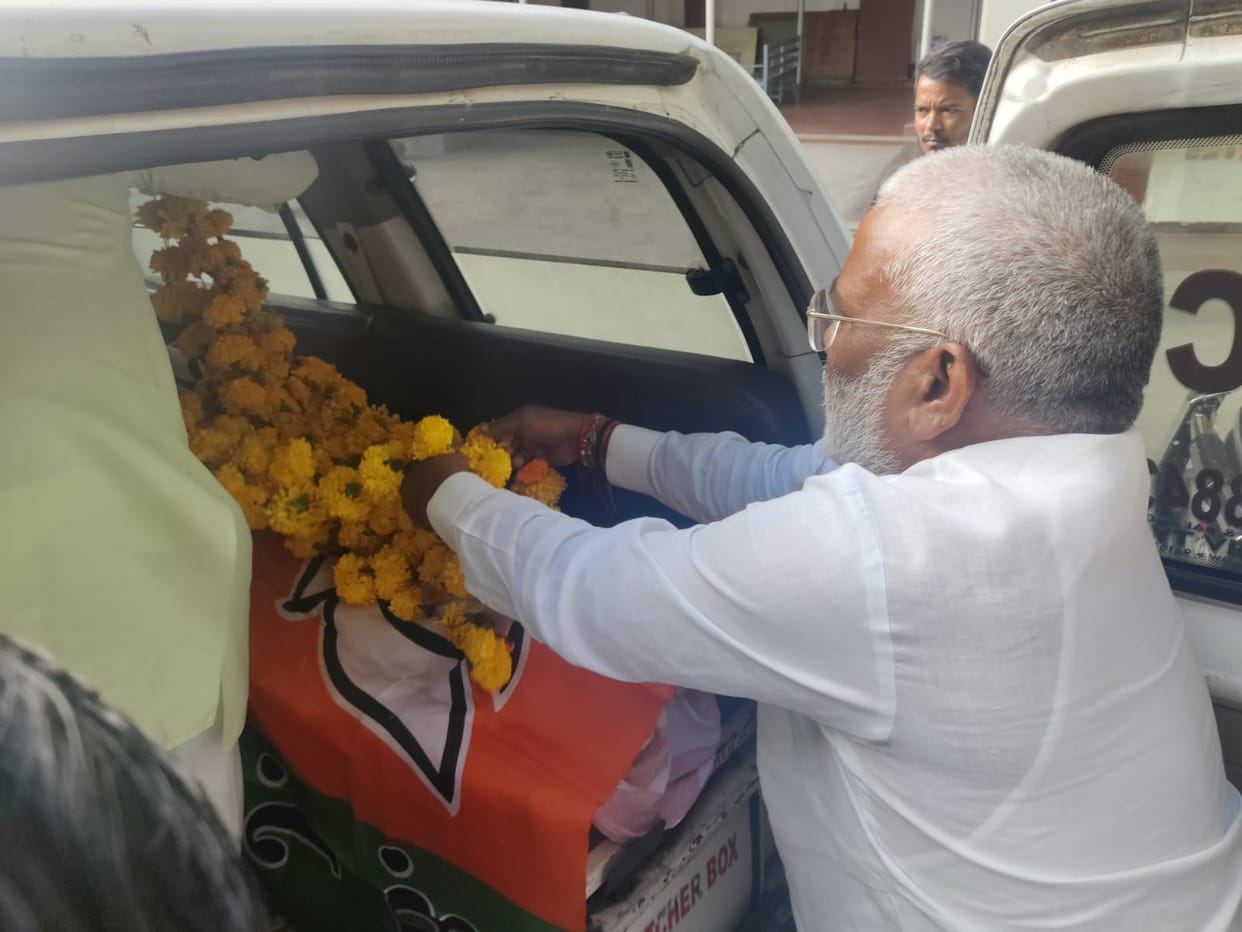 Lucknow News : BJP Awadh region president Shesh Narayan Mishra passed away