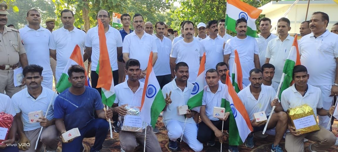 Jawans and citizens ran with SP in mini marathon