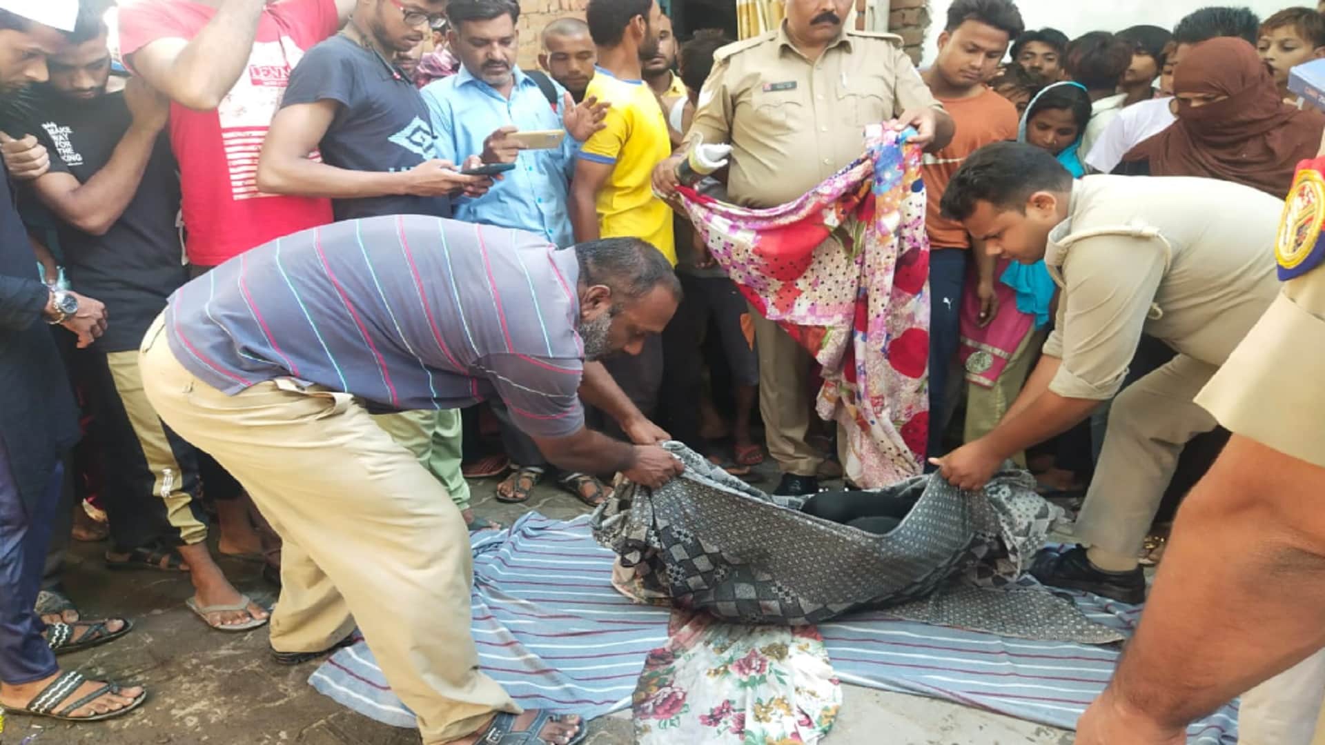 Meerut police have funeral of girl dead body after found of 72 hours