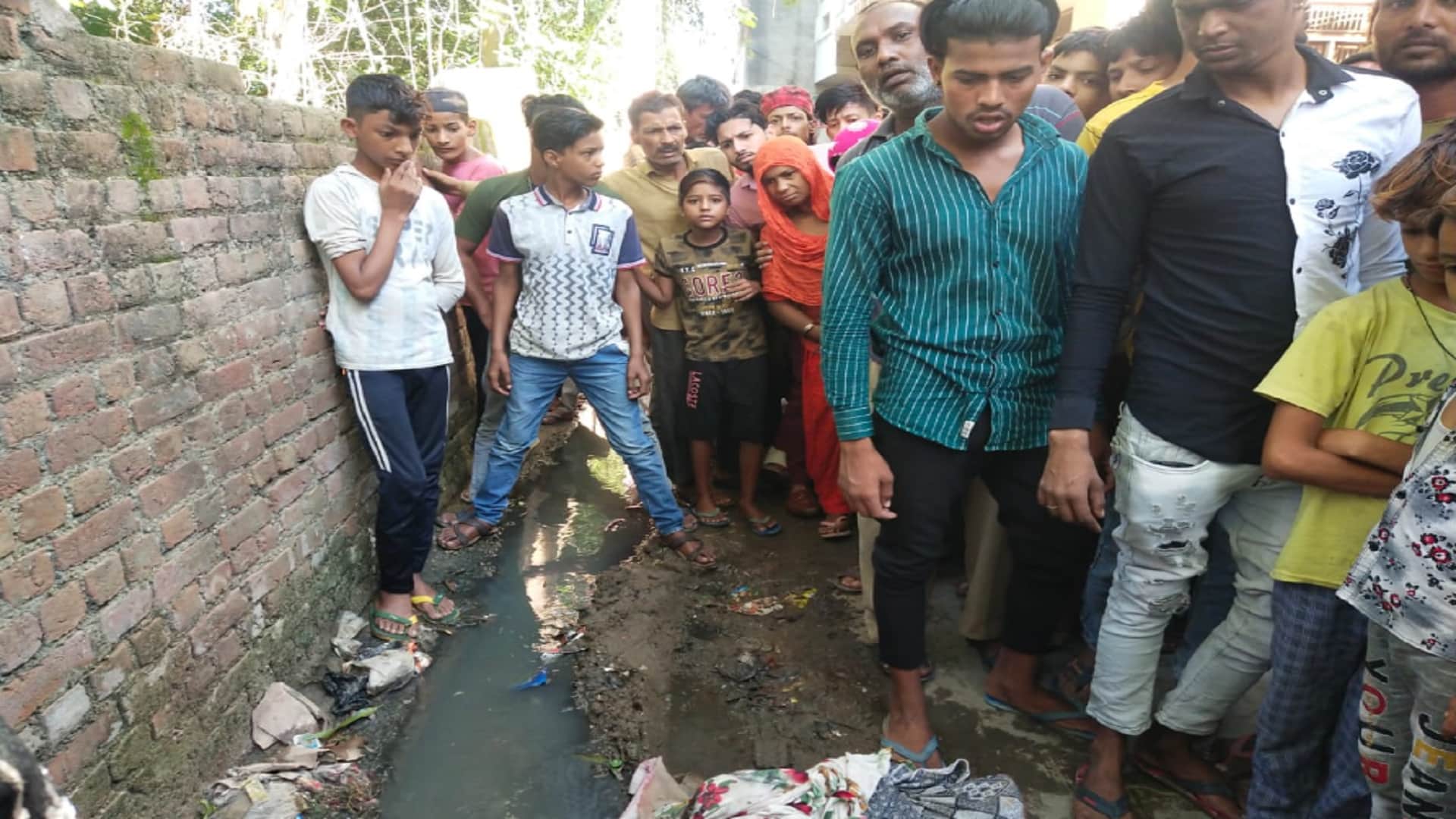 Meerut police have funeral of girl dead body after found of 72 hours