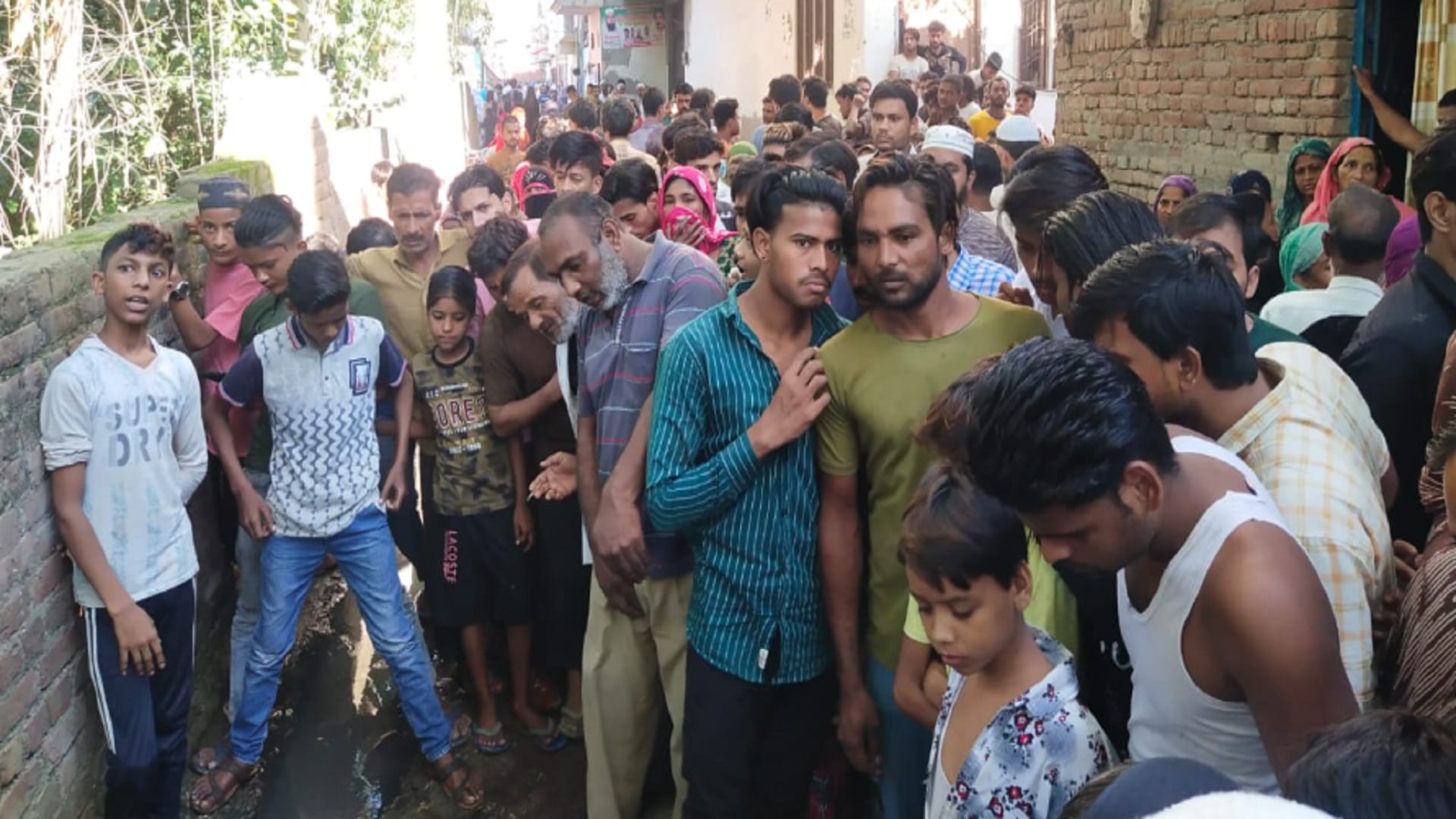 Meerut Father killed her daughter brutally by slitting her throat after she asked to marry her lover