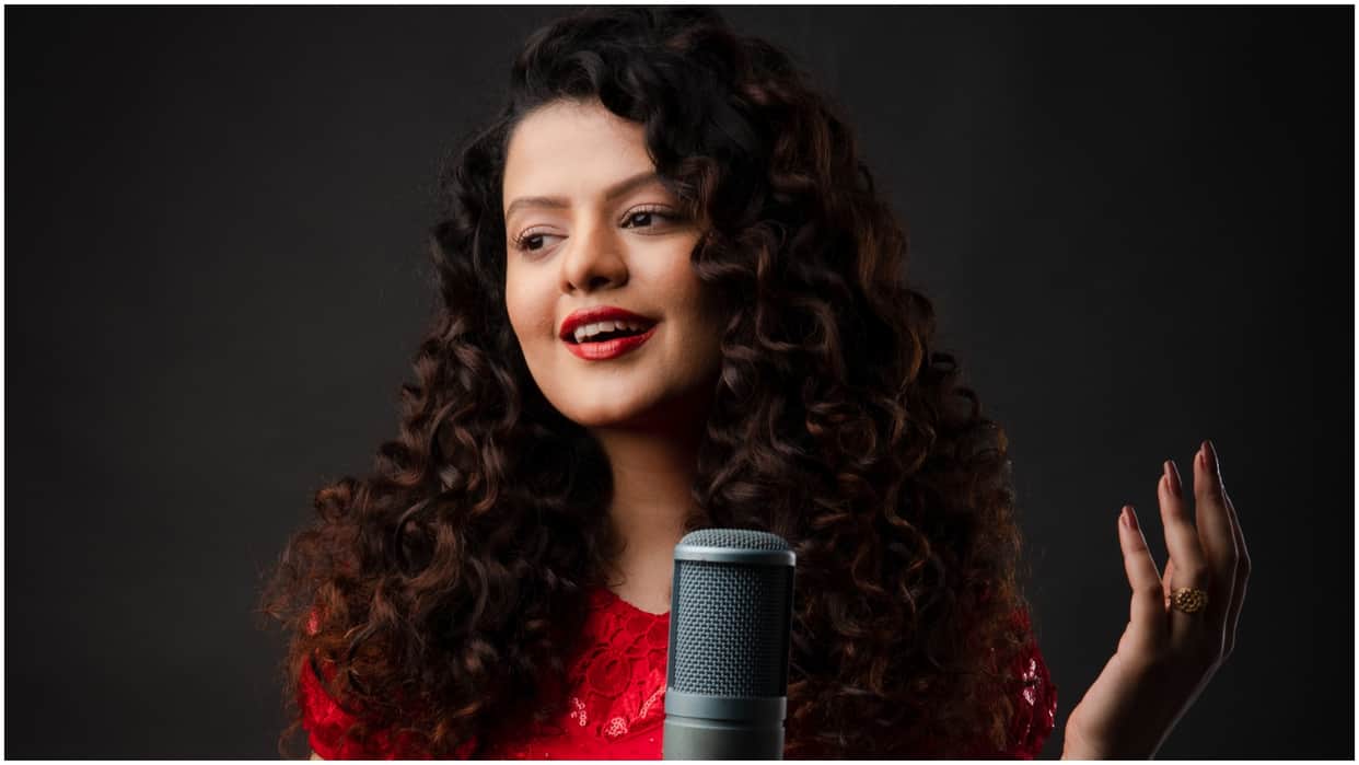Palak Muchhal first break in Bollywood and her record of doing heart surgery of 2500 children