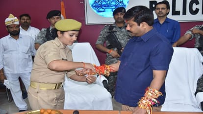 Raksha bandhan 2022: Deputy CM Keshav Prasad Maurya and Mantini Nandi tied the rakhi