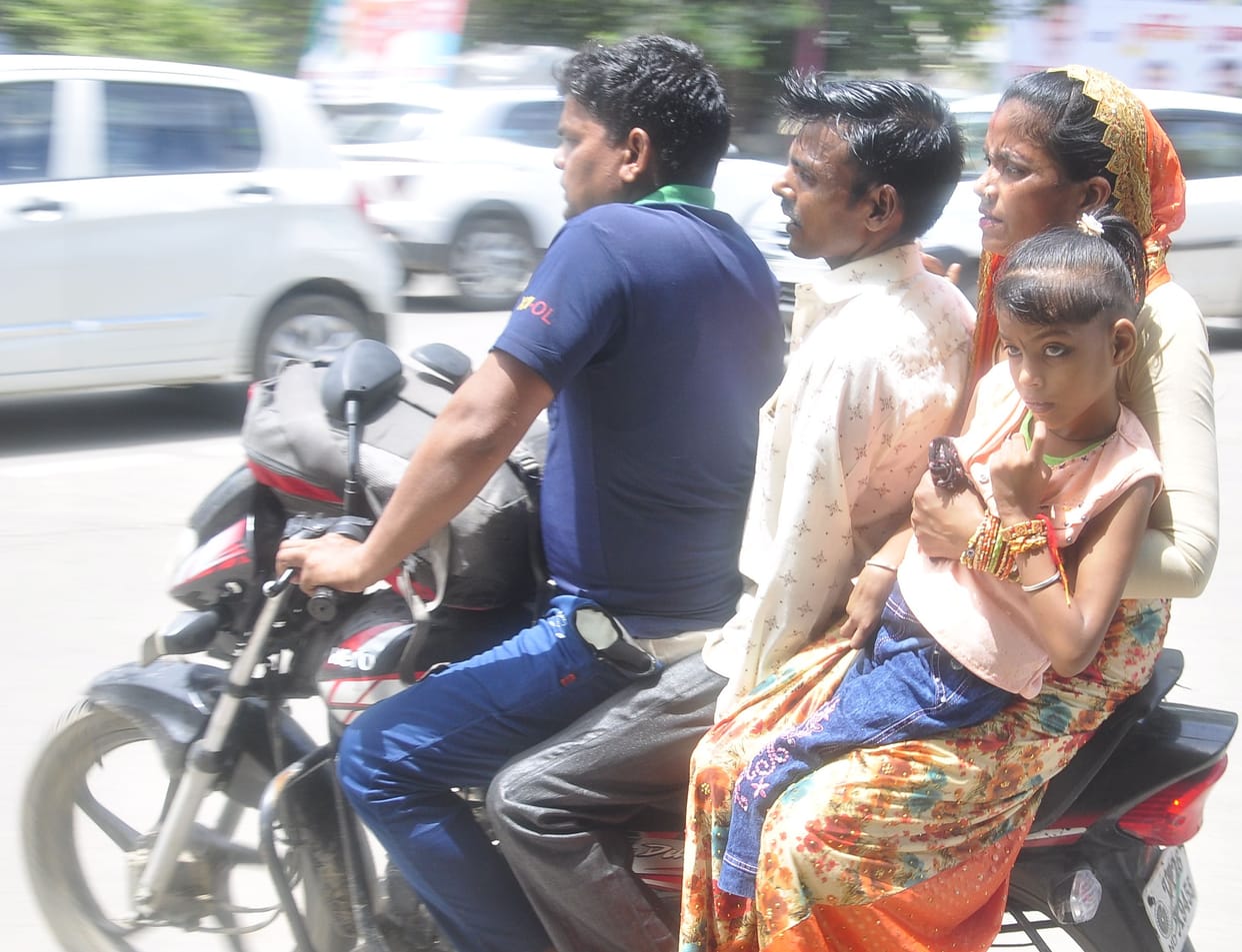 womens face difficulties in journey of roadways buses On Rakshabandhan in Pilibhit