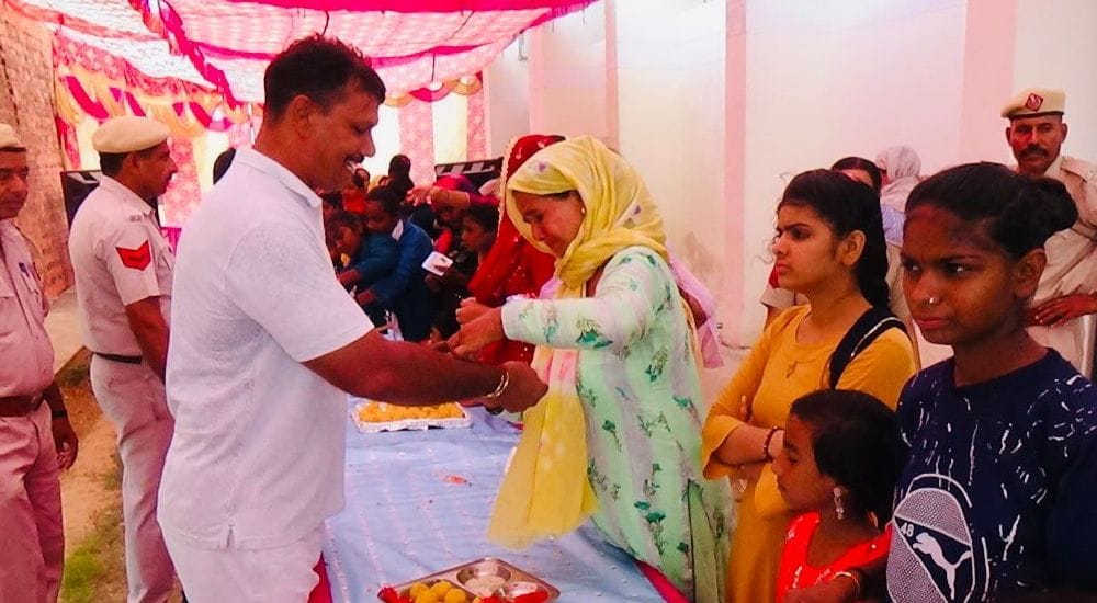 Two thousand sisters reached Sunaria jail to tie rakhi to brothers