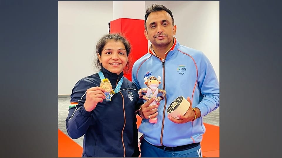 jammu Wrestling coach Sahil sharma preparing young wrestlers to bring medals