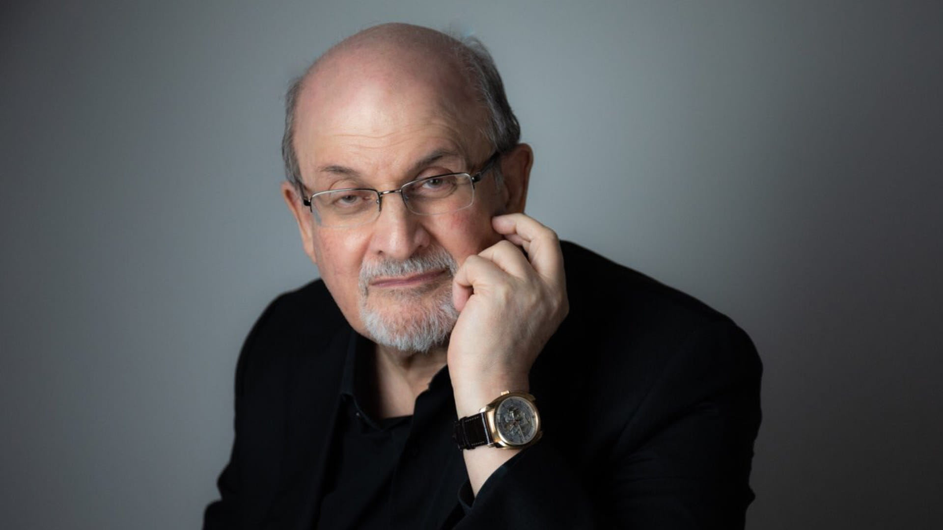 Author Salman Rushdie attacked on stage in New York usa