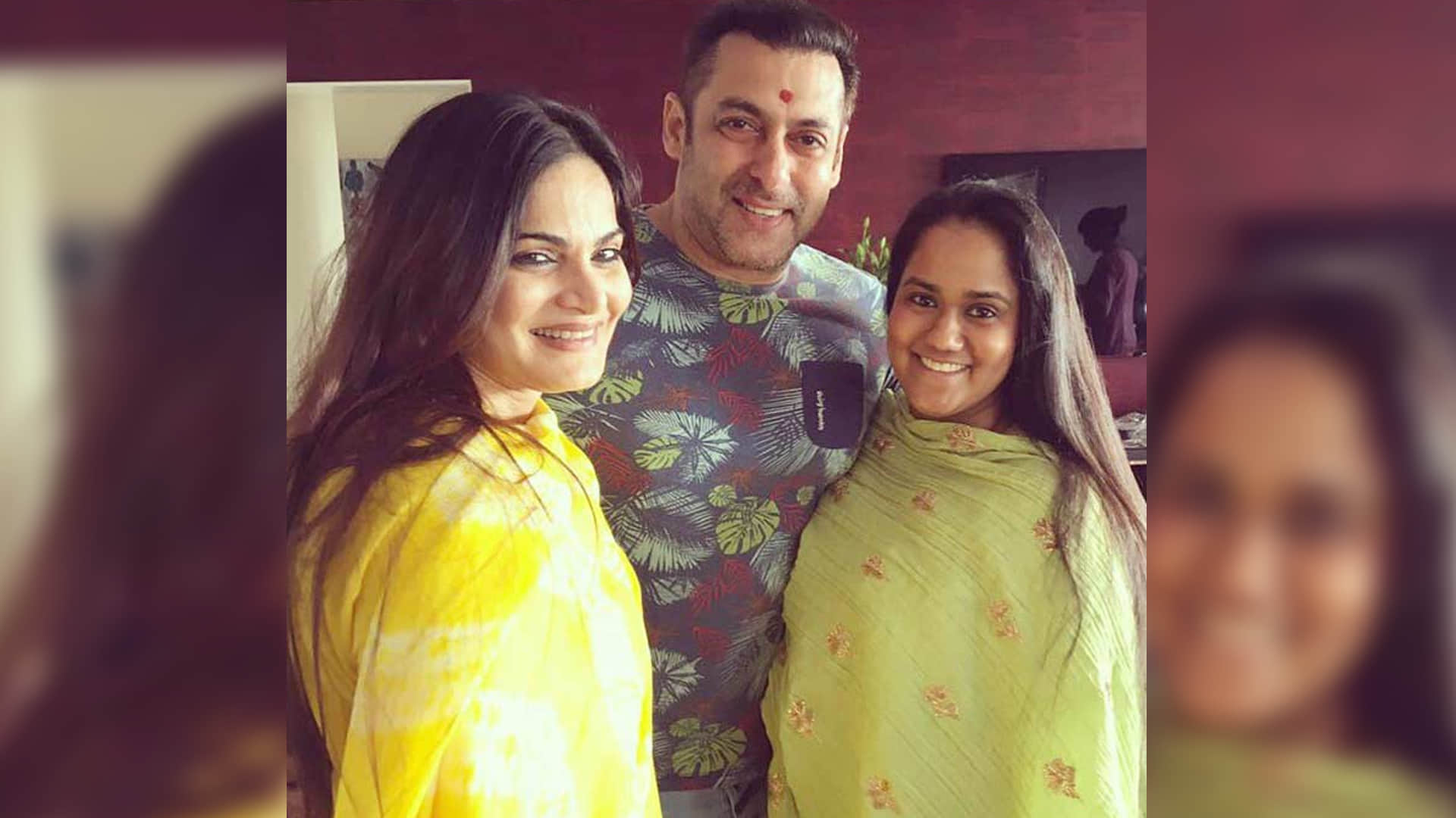 Rakshabandhan: Bollywood Stars Rakhi Gifts for Sisters arjun kapoor janhvi kapoor kartik aaryan saif ali khan