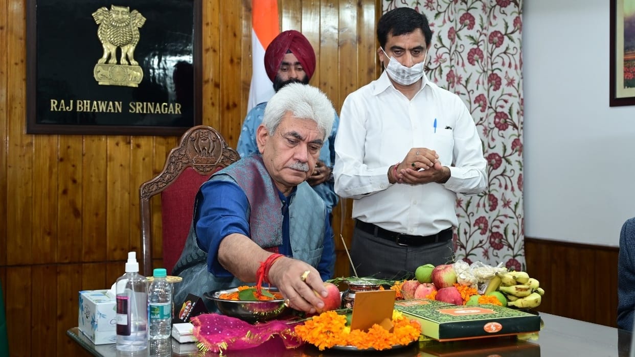 annual Shri Amarnath Yatra concludes lg manoj sinha performs Samapan Pooja at srinagar