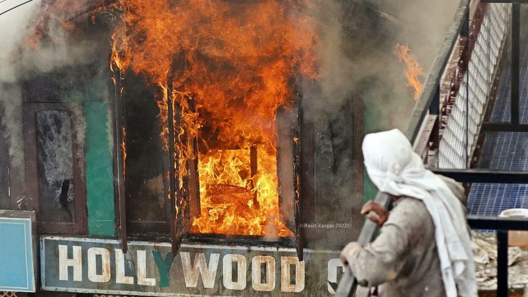 Fire breaks out at bakery outlet Hollywood at Lal Chowk Srinagar