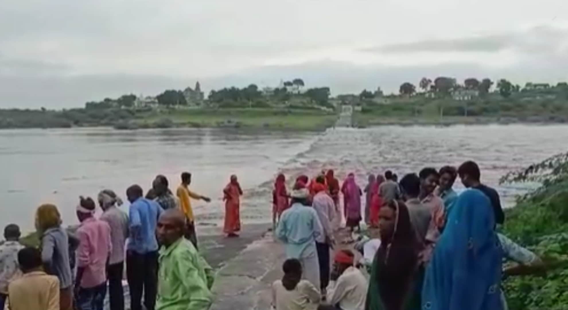 Beneshwar dham turned into an island due to heavy rain for the last four days