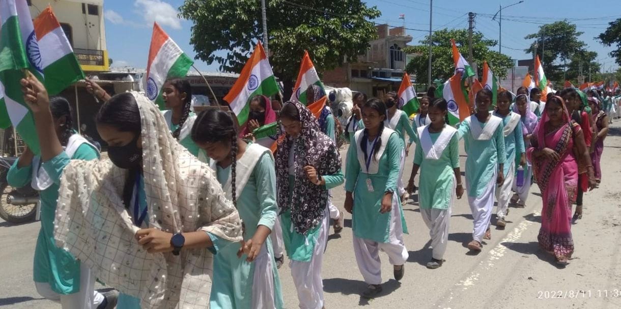 awared about tiranga programme through prabhatferi
