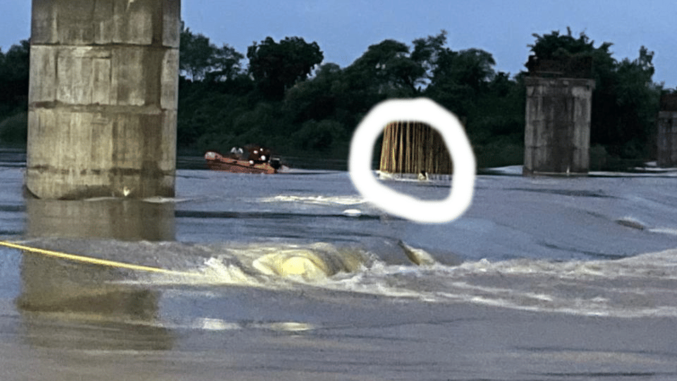 Woman Miraculously Rescued From Betwa River In Vidisha District of Madhya Pradesh