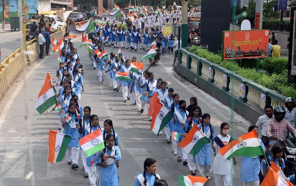 Maa Tujhe Pranam amar ujala tiranga yatra in varanasi raised spirit of patriotism