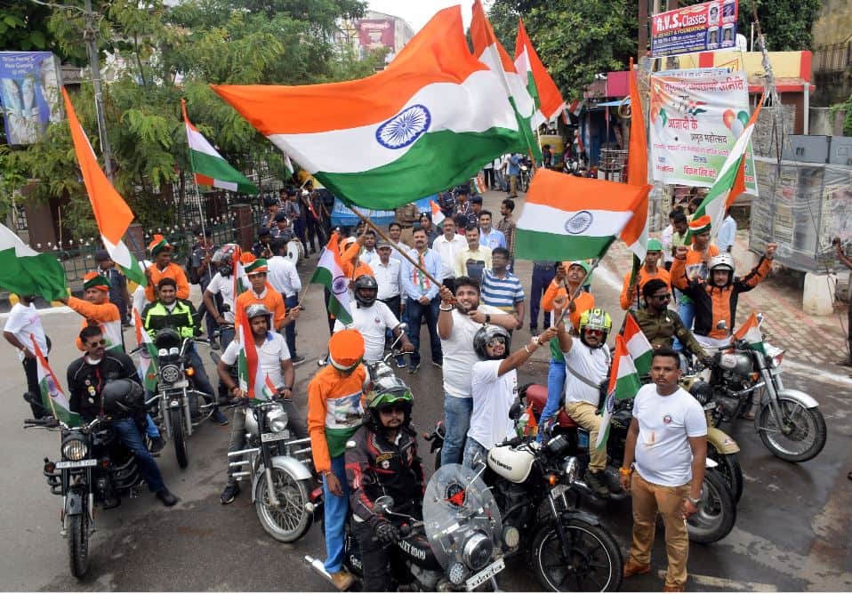 Maa Tujhe Pranam amar ujala tiranga yatra in varanasi raised spirit of patriotism