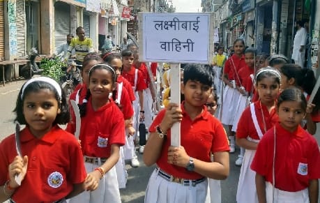 Teachers inspired to put the tricolor at home