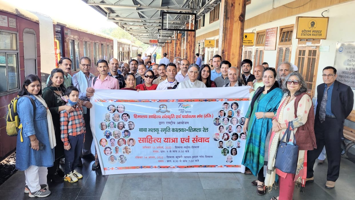 40 writers recited stories, poems in a moving train, Music session also organized