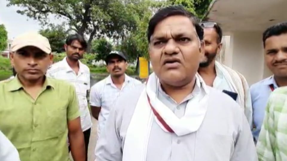 MLA has blamed the Collector and the SP for losing the Morena mayor election