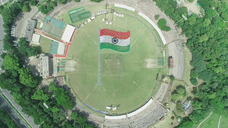 Name of Chandigarh recorded in world record after 5885 people made tricolor in Sector 16 stadium