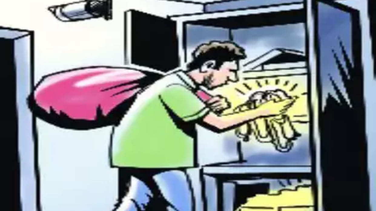 A 60-year-old man caught a thief in Bhopal, the scumbag escaped after punching him.