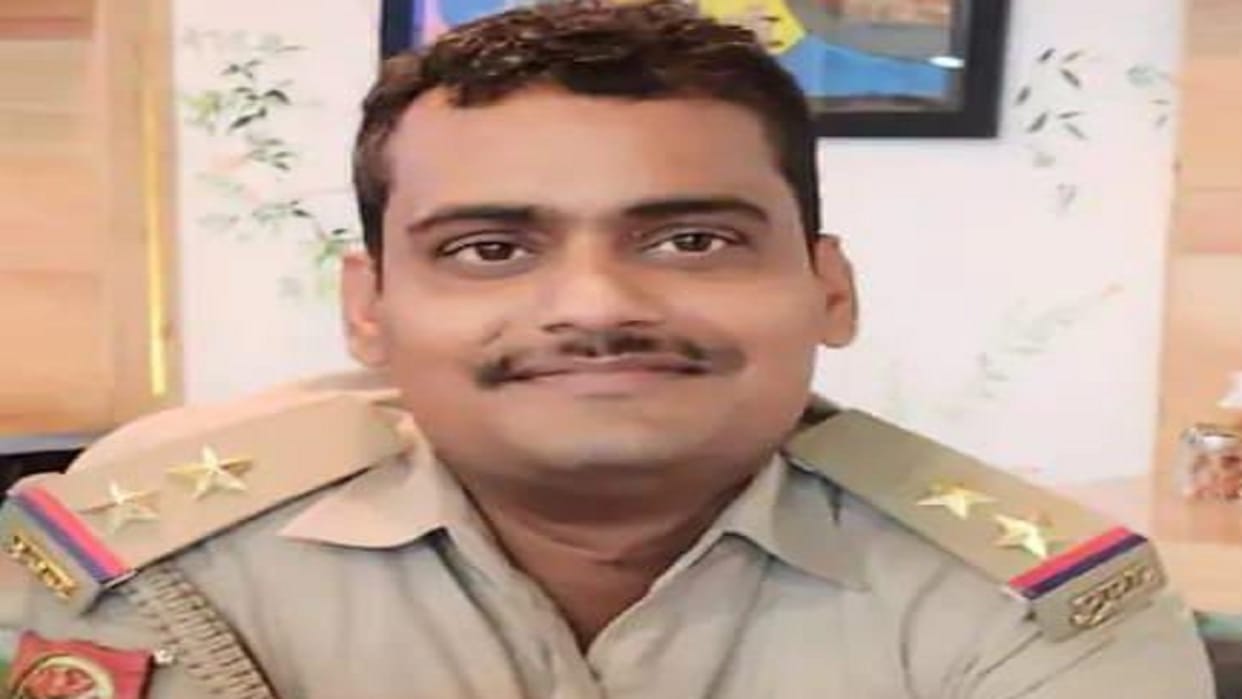Union Home Ministers Excellence in Investigation Medal to sub inspector Suraj Tiwari
