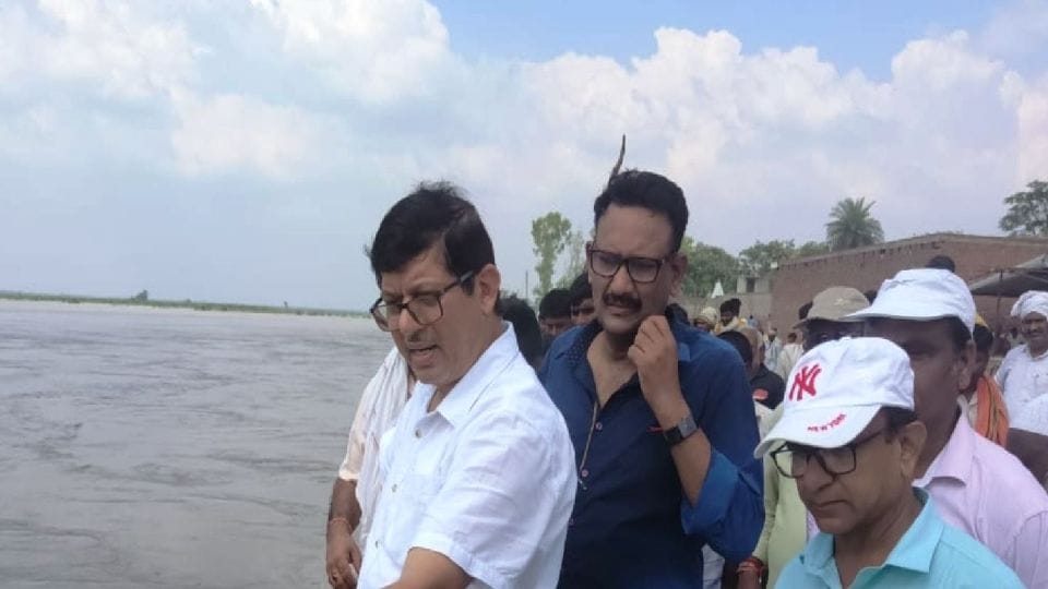Villagers leaving the Barauna village due to ganga erosion in Kasganj