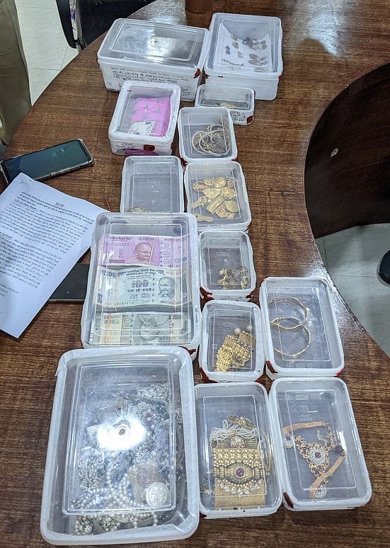 Jwellary Theft in Gadarpur
