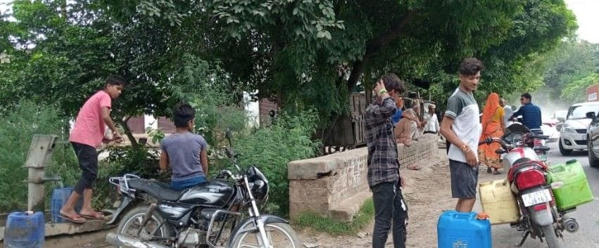 Hathras: Even after 75 years, drinking water is available by walking miles