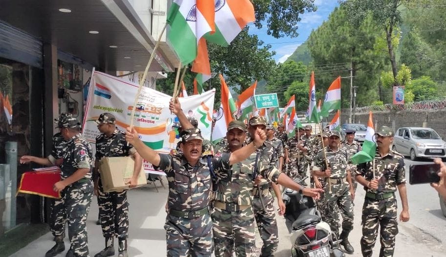 Municipal Council Kullu and Kar Seva Dal took out the tricolor yatra