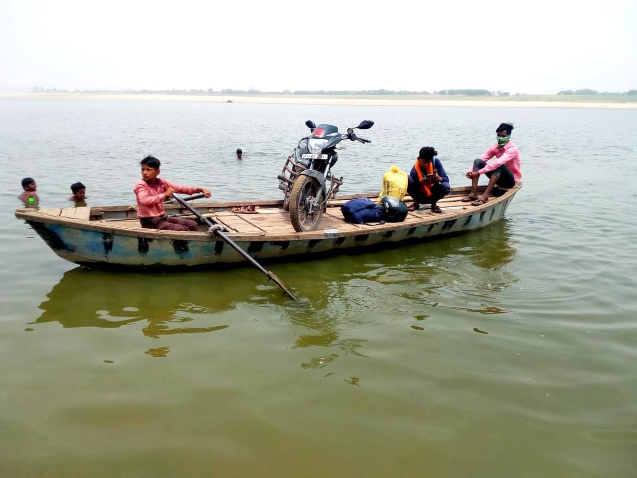 Even after 18 years in Hamirpur, the demand for a bridge over the river was not fulfilled