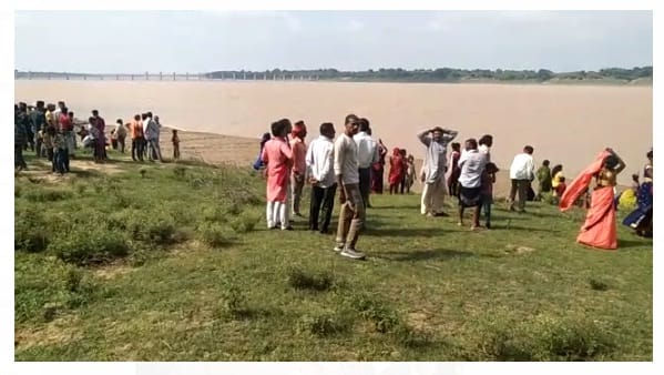 after 41 hours dead bodies found landing in Yamuna, Fatehpur-Banda administration started patting their backs